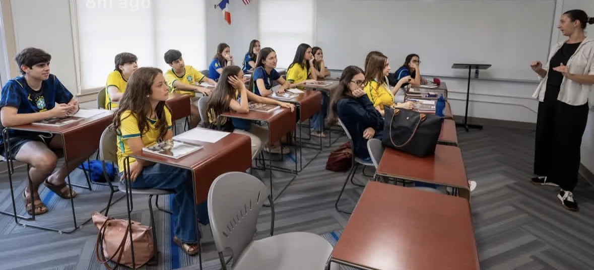 A teacher leading a wide ELC English class